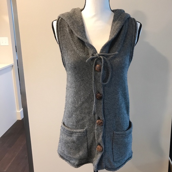 Banana Republic Jackets & Blazers - BANANA REPUBLIC Lambs wool button up sweater vest